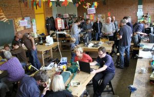 Gewusel im Repair-Café in Veitshöchheim (Quelle: Veitshöchheim-Blog)