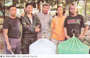 CJ Yogi dkk foto bareng seusai Wiro Sableng tampil moncer CJ Yogi dkk foto bareng seusai murai batu Wiro Sableng tampil moncer