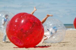 Botsvoetbal strand bedrijfsuitje