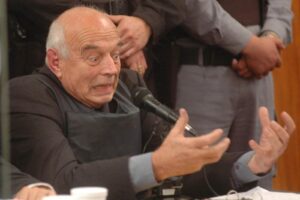 Lee más sobre el artículo El cura represor Von Wernich pidió poder ver al papa León XIV