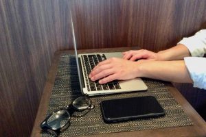 決済代行で口座振替サービスを利用する5つのメリット｜仕組みやサービスの選び方を解説