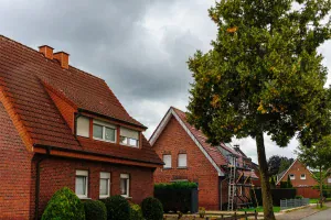 Einfamilienhäuser aus rotem Backstein – Haus zu Lebzeiten an die Kinder übertragen