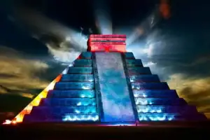 Evento de noche de la piramide