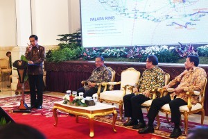 President Jokowi delivers a remarks at the inauguration of Central and East Palapa Ring Optic Fiber Network Project at the State Palace, Jakarta, on Thursday (29/9) afternoon