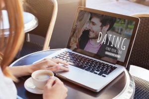 Online erfolgreich flirten – So klappt es mit „Love is in the Air“ im Netz!