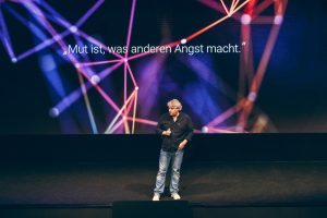 Tobias Groten auf der Bühne, April 2019 (Foto: Facebook, Profil TG)
