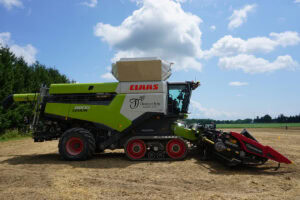 Claas combine harvester on tracks. - Photo: Matt McIntosh