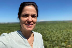 37 year old Monique Martins Lima Silveira grows soy and corn on 2,070 ha in Rio Verde city, Goias state. - Photo: Monique Martins Lima Silveira