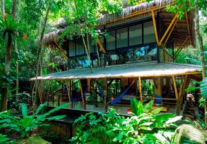 Cerro Ayampe El Chalet, Hospedaje