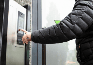 foto van toegangscontrole die aangeboden worden door BitAssistence