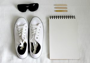 Zapatos y libreta