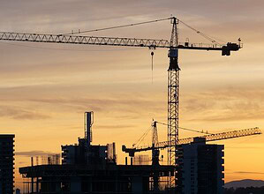 İnşaat sektöründe endişeli bekleyiş devam ediyor.