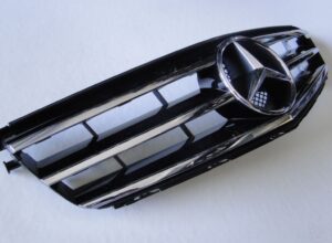 MERCEDES C KLASA W204 GRILL ATRAPA CZARNY