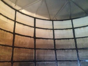 Tank Interior and Exterior Re-Caulk - California Aquastore