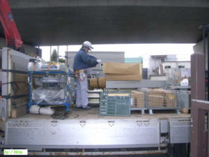 エレベーター搬入02