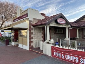 Rumbelows Restaurant — fish and chip shop in Victor Harbor, South Australia