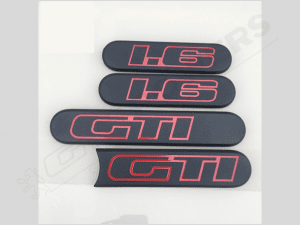 Ensemble de 4 enjoliveurs 1.6 GTI noir Ouragan en relief