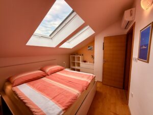 Loft Apartment Postira Doppelzimmer