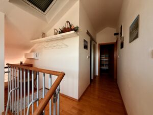 Loft Apartment Postira Korridor OG Zugang Galerie