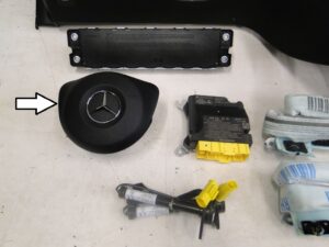 MERCEDES C KLASA W205 PODUSZKA AUTOMAT