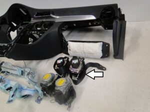 MERCEDES C KLASA W205 PAS PRAWY LEWY