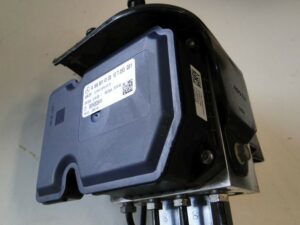 MERCEDES ML W166 POMPA ABS A1669014100