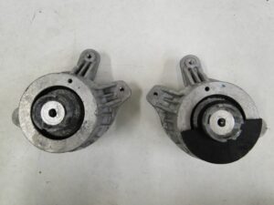 MERCEDES C KLASA W205 PODUSZKA SILNIKA A2052406617