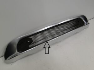 MERCEDES GLA X156 156 KRATKA DYFUZOR CHROM PRZÓD