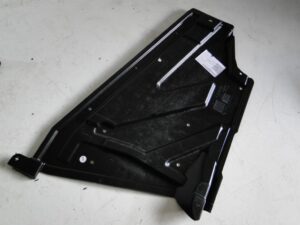 MERCEDES CLA W117 OSŁONA POD LISTWĘ PROGOWĄ