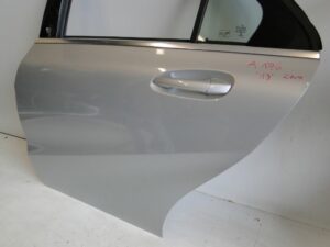 MERCEDES A KLASA W176 DRZWI TYLNE LEWE 2013 ROK