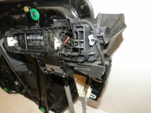 MERCEDES ML W166 ZAMEK PRAWY LEWY W DRZWI