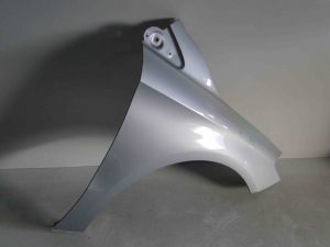 MERCEDES B KLASA W246 LIFT BŁOTNIK PRZEDNI PRAWY