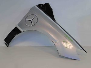 MERCEDES B KLASA W 246 LIFT BŁOTNIK PRZEDNI PRAWY