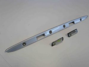 MERCEDES E KLASA W 210 LIFT LISTWA TABLICY TYLNA