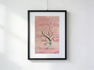 Ciliegio in fiore con rami sinuosi e petali rosa e bianchi su sfondo rosa sfumato, evocante un cielo primaverile al tramonto.
