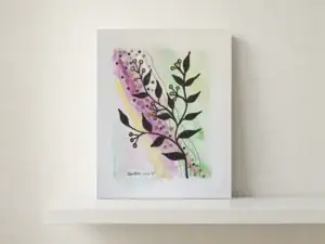 Piccolo giardino astratto 10, acquarello, acrilico e china di Gordana Majic con forme ispirate a fiori e foglie su cartoncino telato rettangolare.