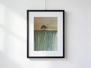 Acquarello di Gordana Majic con albero nero solitario su bordo dorato, cascate turchesi che scendono in un abisso luminoso e oche che migrano nella foschia