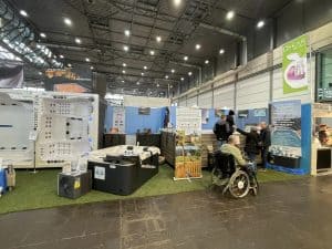 Entspannende Wellness- und Spa-Angebote im Wellnesshof RaJa, inklusive Whirlpool, Massagen und Wasserbehandlungen, ideal für Erholung und Gesundheit.