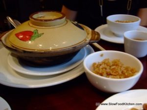 Clay pot wax meat rice Clay pot wax meat rice