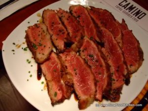 Ibérico black pig shoulder blade cooked medium-rare
