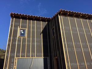 pare pluie maison bois massif