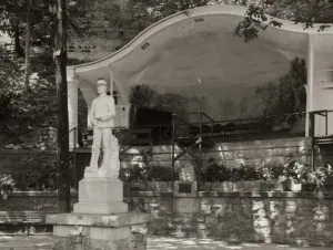 veterans day eureka springs doughboy