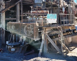 SYMONS 4¼’ Short Head Cone Crusher with Structure