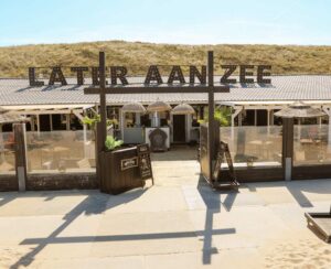 Beachclub later aan zee