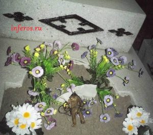 Черное венчание закопать куклу на кладбище (инициация