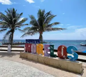 donde queda puerto morelos
