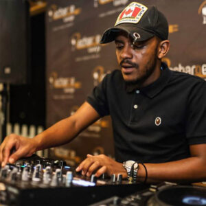Kabza De Small & Mas Musiq - iNgoma (feat. Nokwazi & Mhawoo)