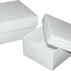 Białe pudełka ozdobne