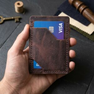 porte cartes en cuir italien marron vieilli - fait main - fabriqué en France - Brocard Leather Goods
