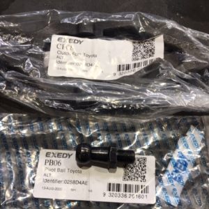 CFO8 & PB06 LANDCRUISER CLUTCH FORK & PIVOT BALL VDJ76